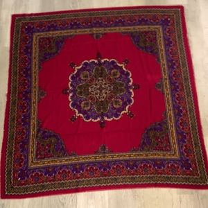 Large Beautiful scarf 🧣 46”